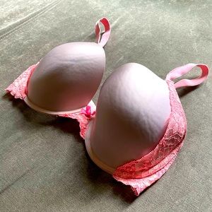 Victoria’s Secret bra 34DD